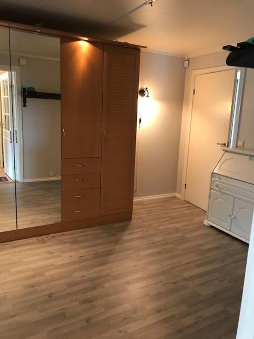 Comfortable 3 Bedroom Apartment On One Floor. 桑讷菲尤尔 外观 照片