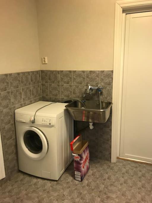 Comfortable 3 Bedroom Apartment On One Floor. 桑讷菲尤尔 外观 照片