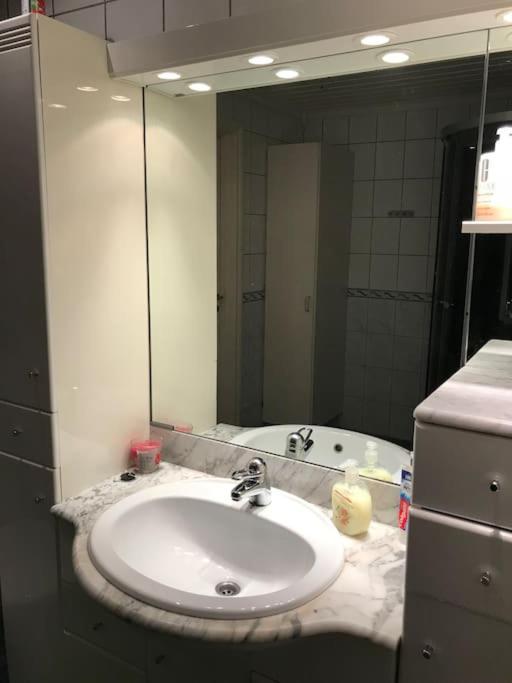 Comfortable 3 Bedroom Apartment On One Floor. 桑讷菲尤尔 外观 照片