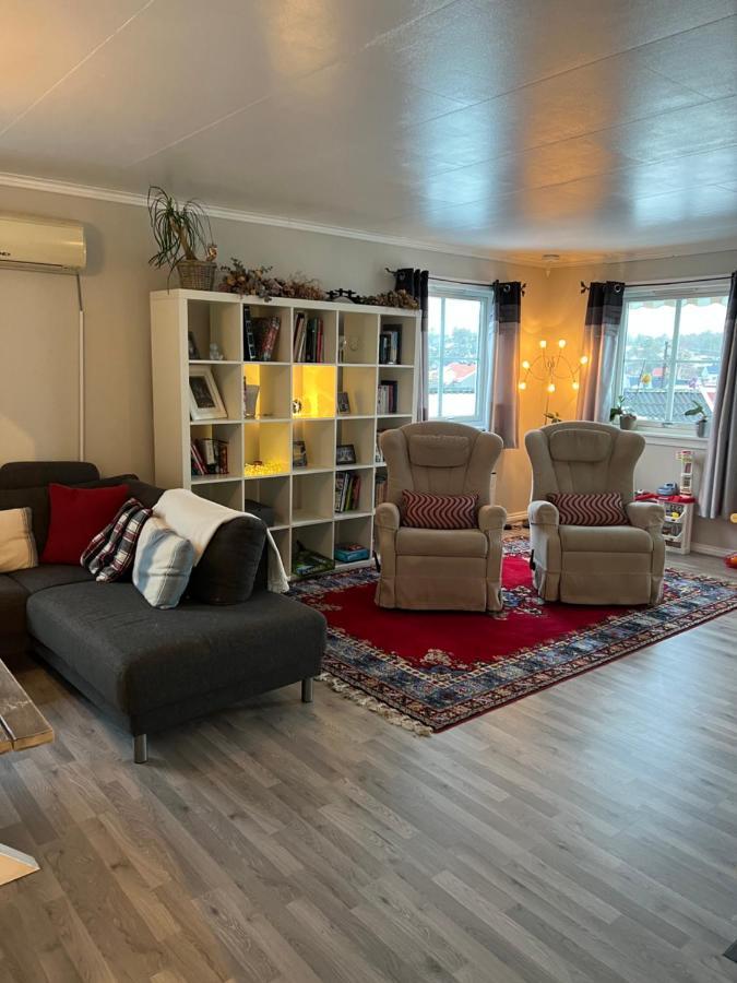 Comfortable 3 Bedroom Apartment On One Floor. 桑讷菲尤尔 外观 照片
