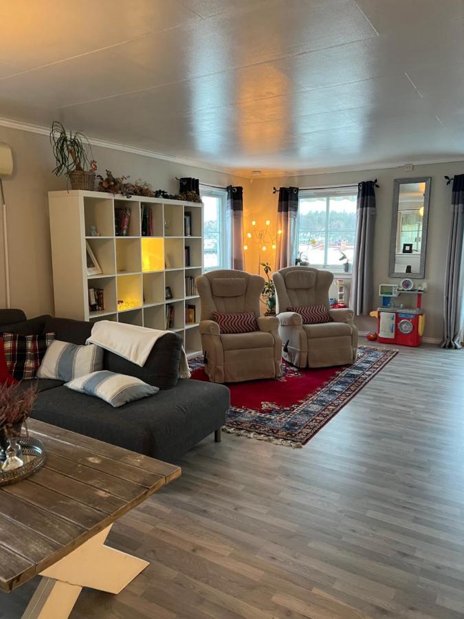 Comfortable 3 Bedroom Apartment On One Floor. 桑讷菲尤尔 外观 照片